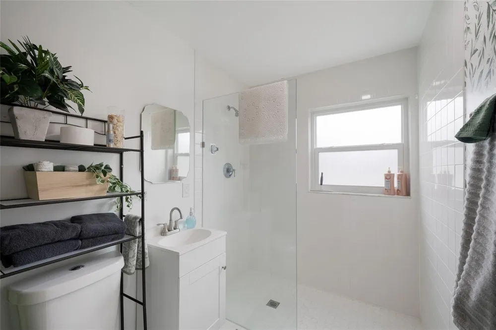 643 MOBILE ROAD Venice, FL 34293