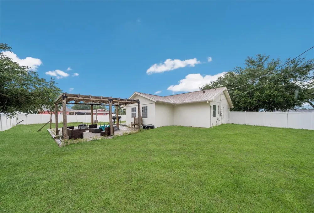643 MOBILE ROAD Venice, FL 34293