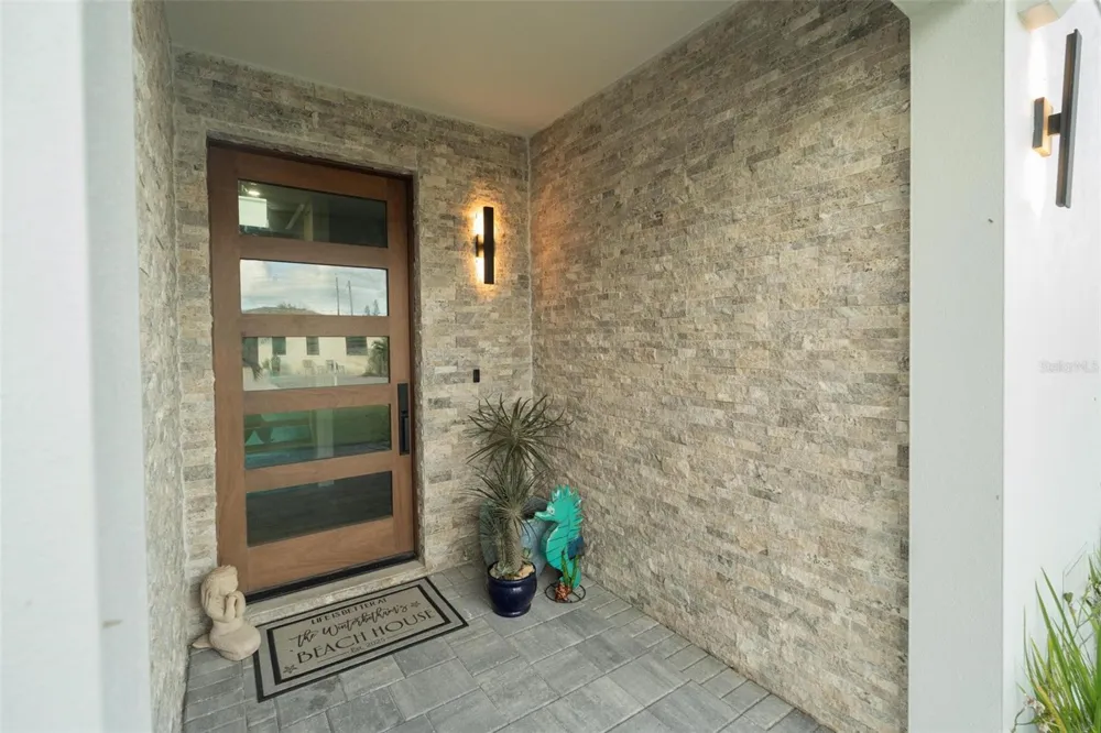 187 145TH AVENUE E #3 Madeira Beach, FL 33708