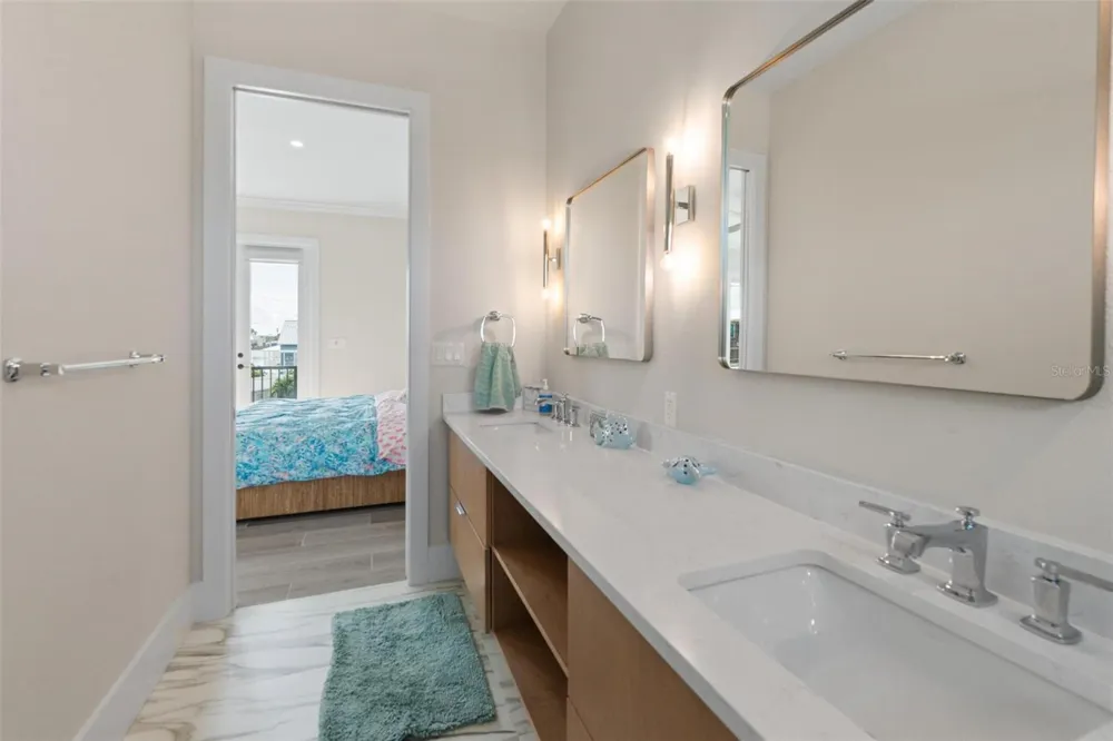 187 145TH AVENUE E #3 Madeira Beach, FL 33708