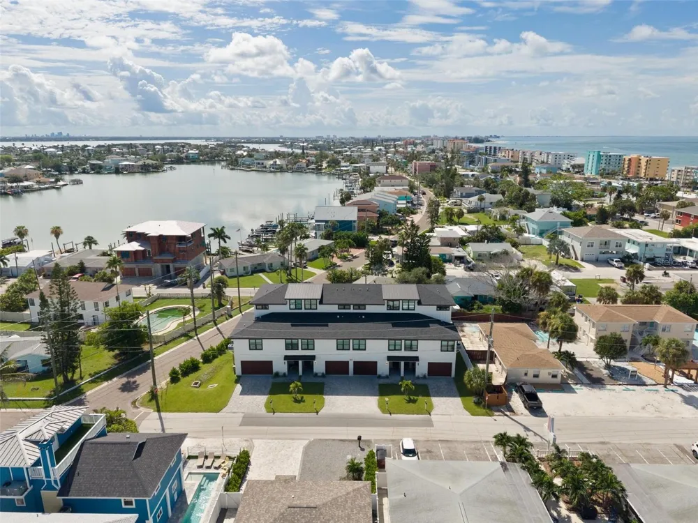 187 145TH AVENUE E #3 Madeira Beach, FL 33708