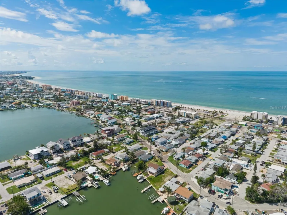 187 145TH AVENUE E #3 Madeira Beach, FL 33708
