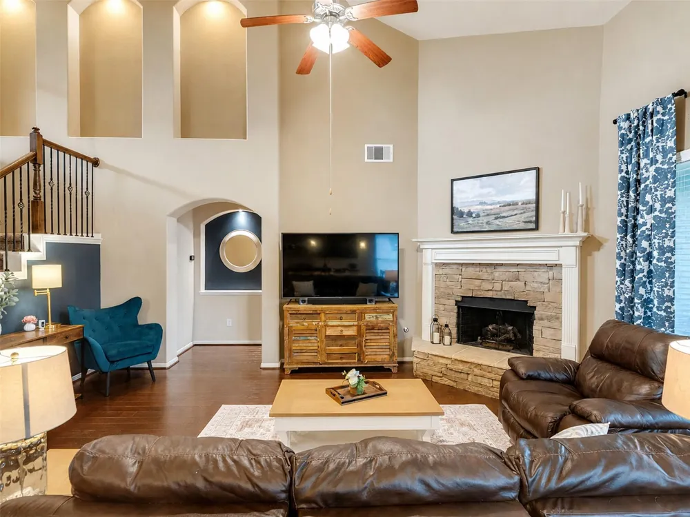 574 Southampton Lane League City, TX 77573
