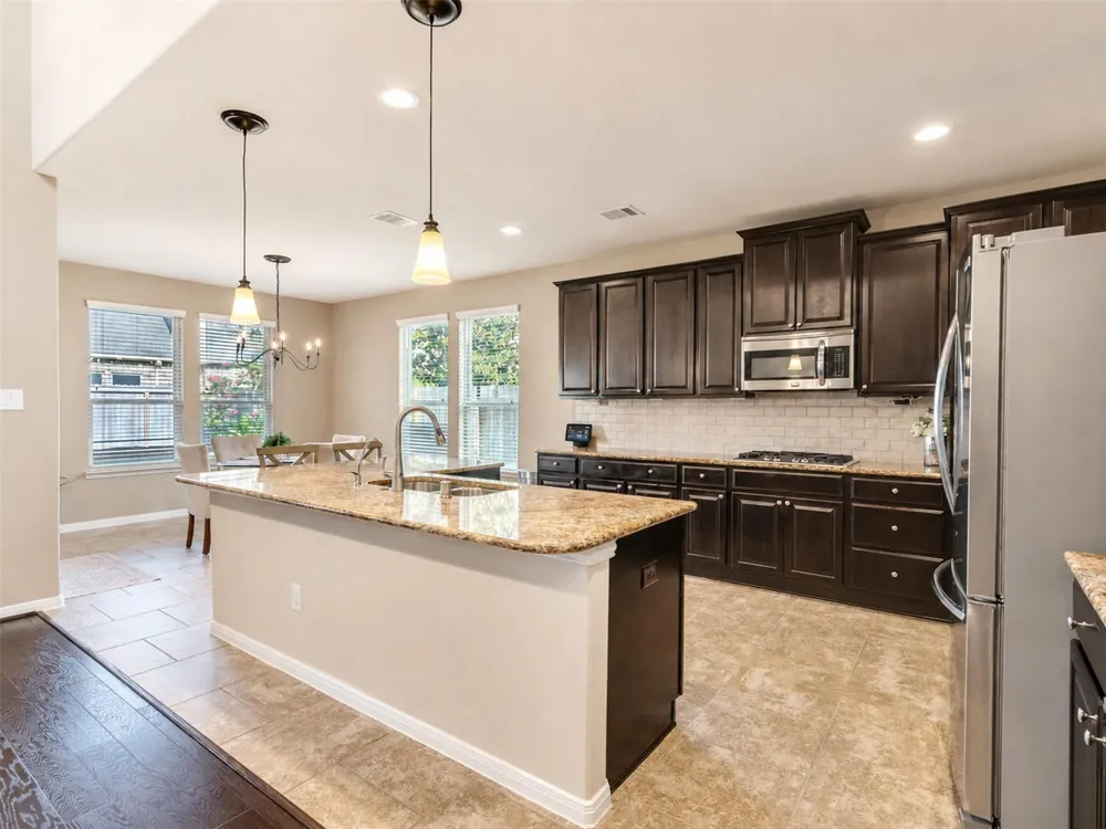 574 Southampton Lane League City, TX 77573