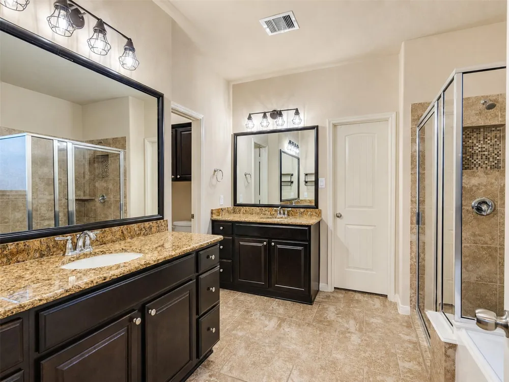 574 Southampton Lane League City, TX 77573