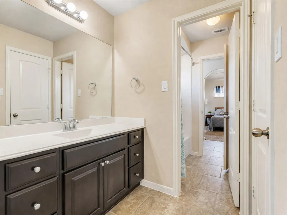 574 Southampton Lane League City, TX 77573
