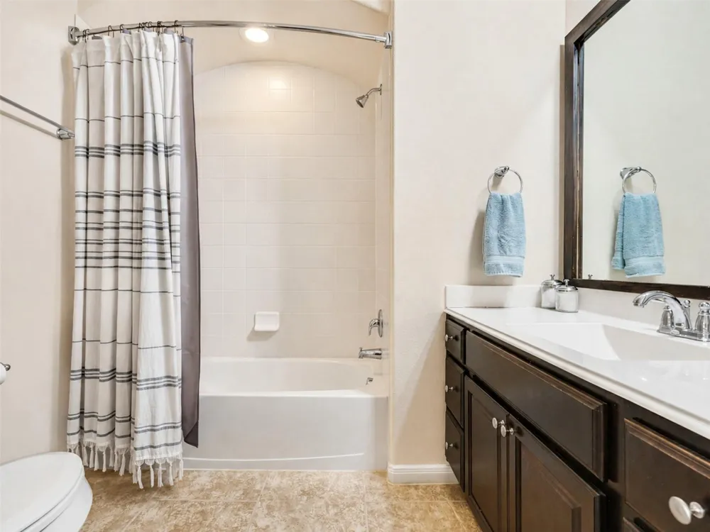 574 Southampton Lane League City, TX 77573