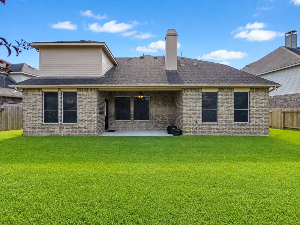 574 Southampton Lane League City, TX 77573
