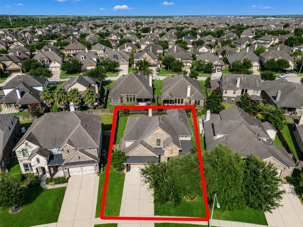 574 Southampton Lane League City, TX 77573