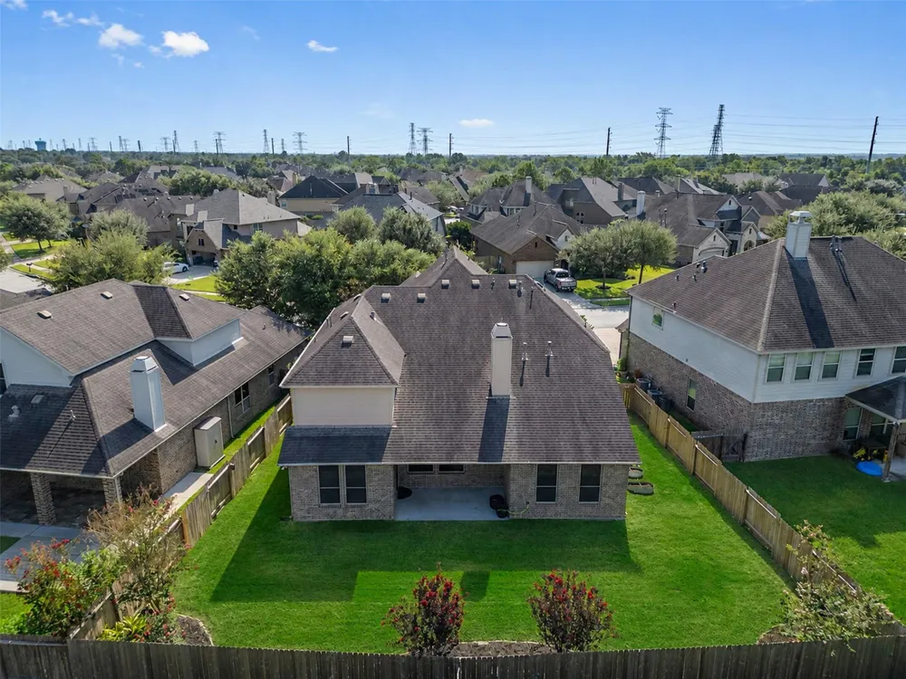 574 Southampton Lane League City, TX 77573