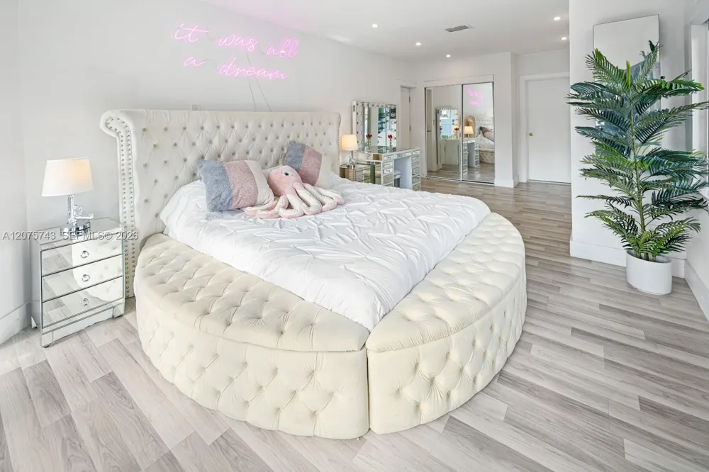 1460 Marseille Dr Miami Beach, FL 33141