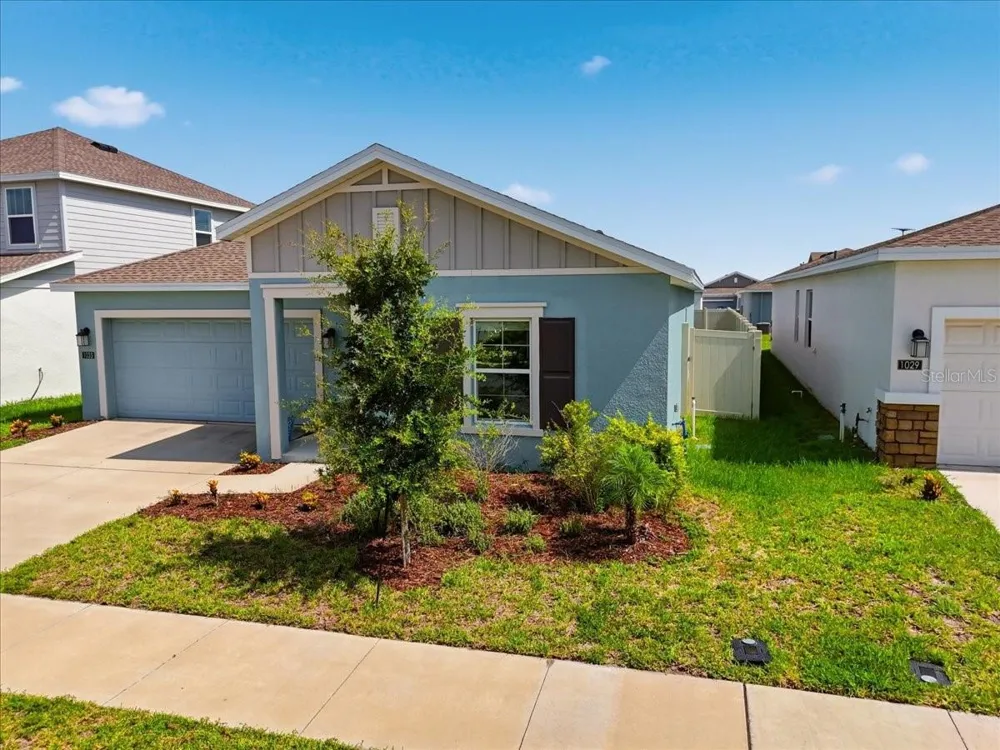 1033 HOLDEN WAY Eagle Lake, FL 33839