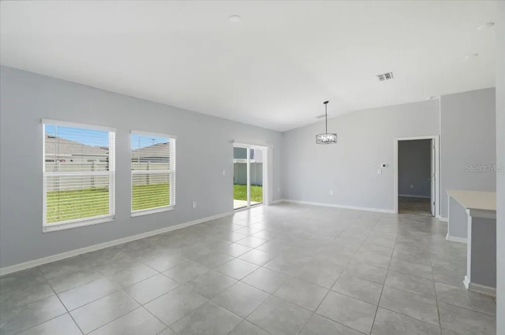 1033 HOLDEN WAY Eagle Lake, FL 33839