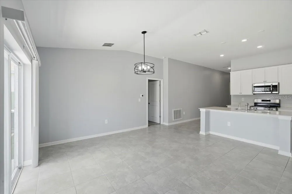 1033 HOLDEN WAY Eagle Lake, FL 33839