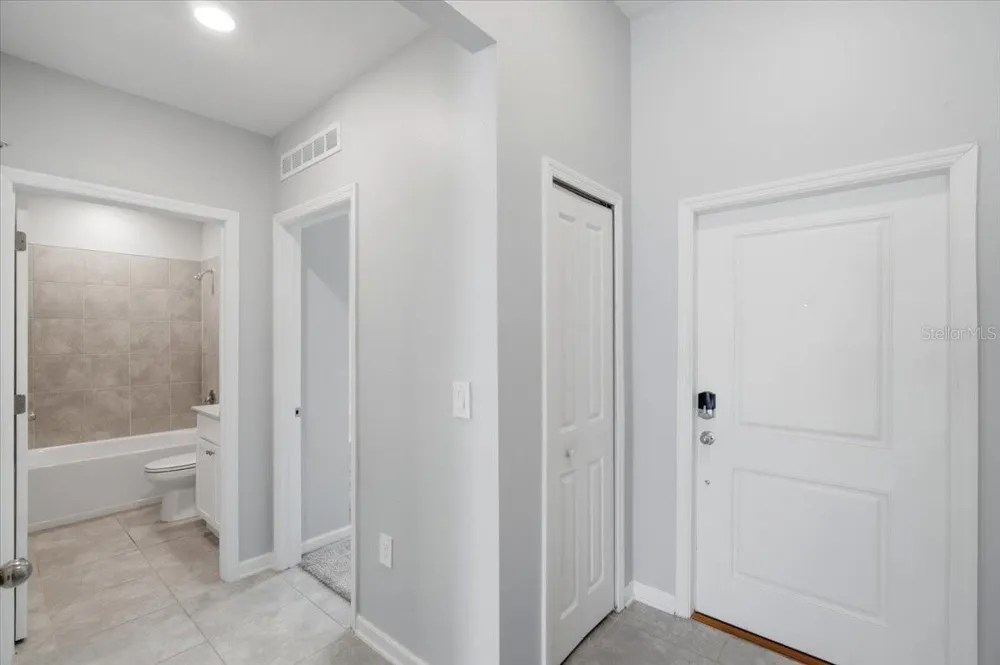 1033 HOLDEN WAY Eagle Lake, FL 33839