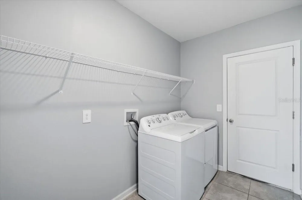 1033 HOLDEN WAY Eagle Lake, FL 33839