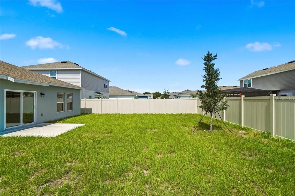 1033 HOLDEN WAY Eagle Lake, FL 33839