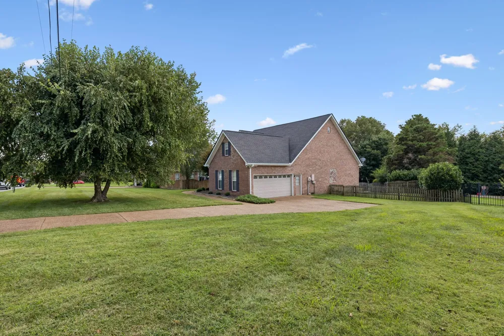 2897 Stewart Campbell Pt Thompsons Station, TN 37179