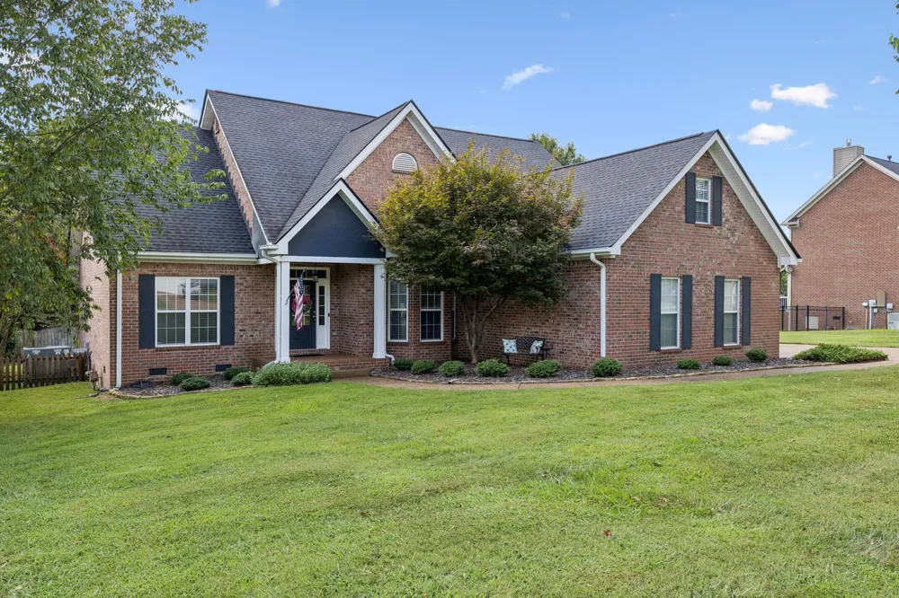 2897 Stewart Campbell Pt Thompsons Station, TN 37179