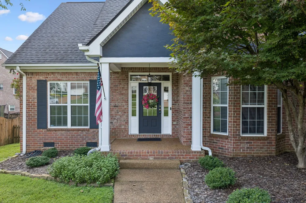 2897 Stewart Campbell Pt Thompsons Station, TN 37179