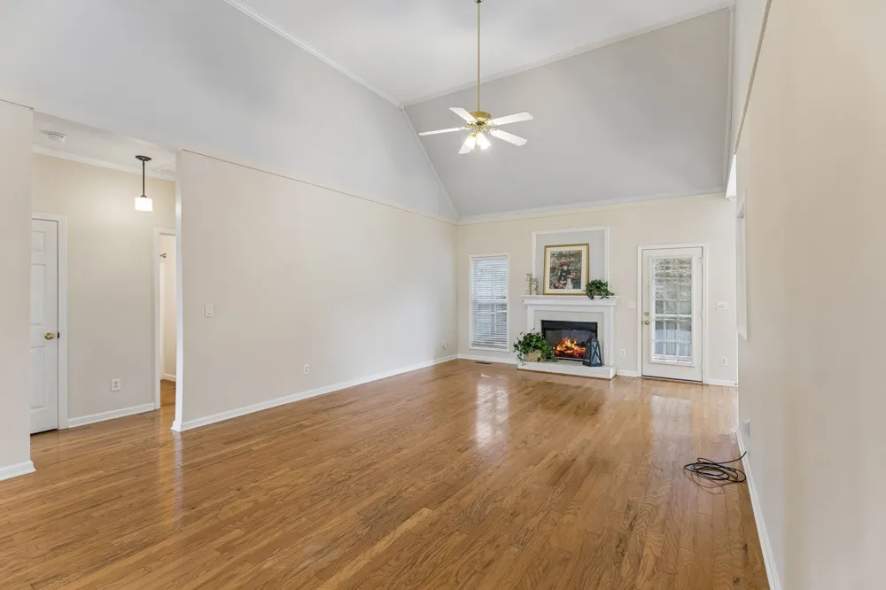 2897 Stewart Campbell Pt Thompsons Station, TN 37179