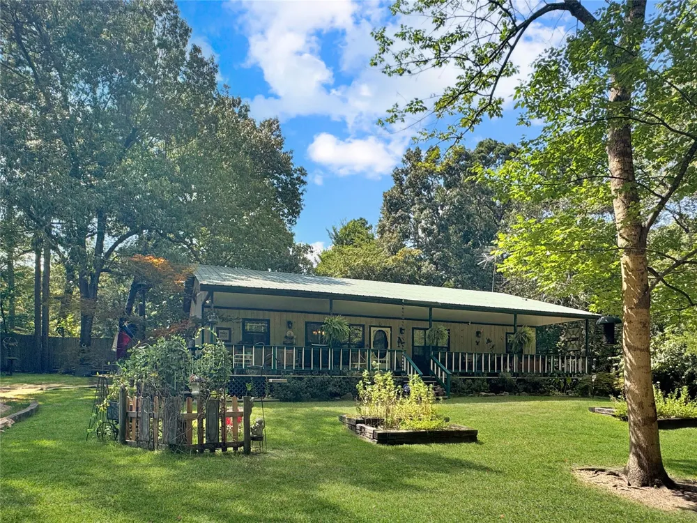 1308 W FM 906 Powderly, TX 75473