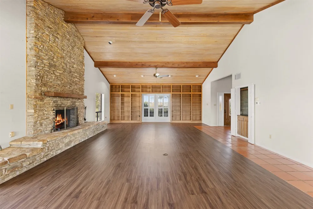 4732 W US Highway 79 Franklin, TX 77856
