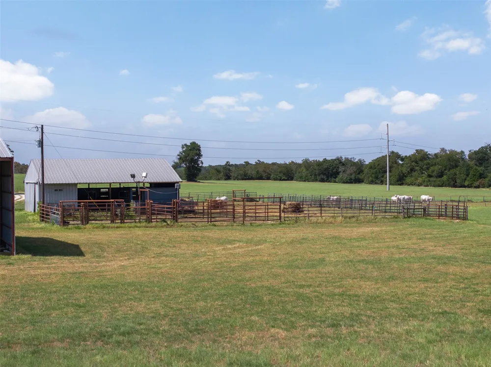 4732 W US Highway 79 Franklin, TX 77856