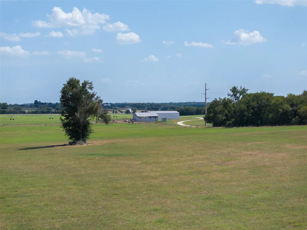 4732 W US Highway 79 Franklin, TX 77856