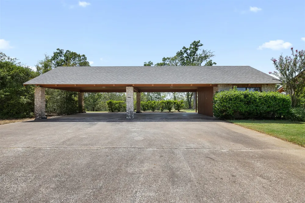 4732 W US Highway 79 Franklin, TX 77856