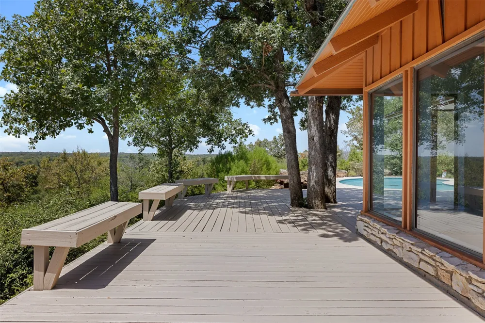 4732 W US Highway 79 Franklin, TX 77856
