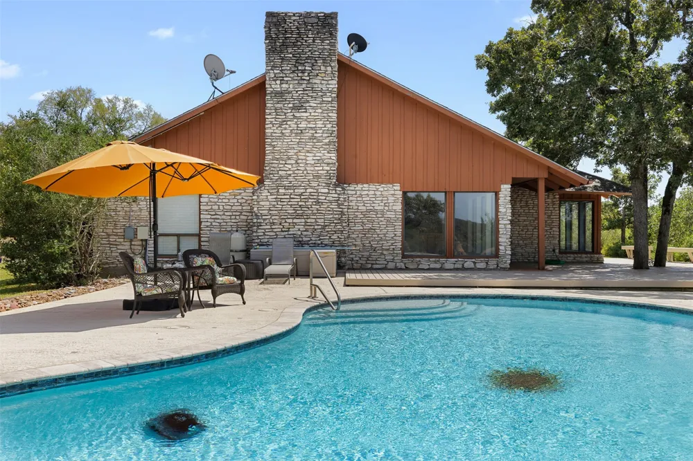 4732 W US Highway 79 Franklin, TX 77856
