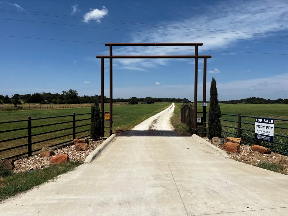 4732 W US Highway 79 Franklin, TX 77856