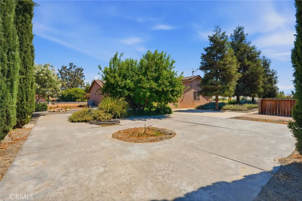 597 Crawford Porterville, CA 93257