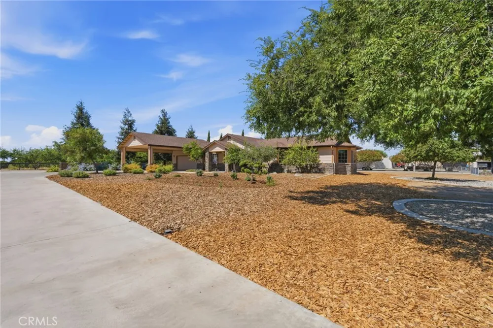 597 Crawford Porterville, CA 93257