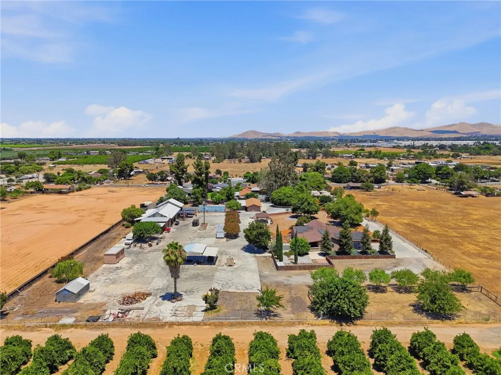 597 Crawford Porterville, CA 93257