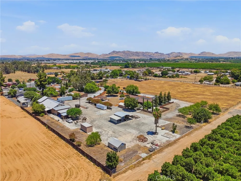 597 Crawford Porterville, CA 93257