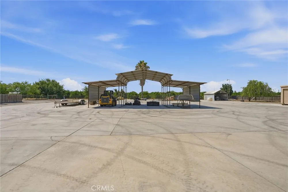 597 Crawford Porterville, CA 93257