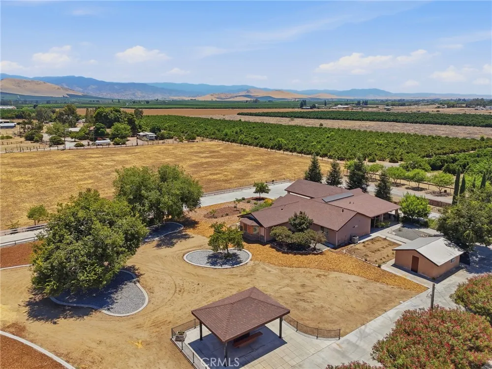 597 Crawford Porterville, CA 93257