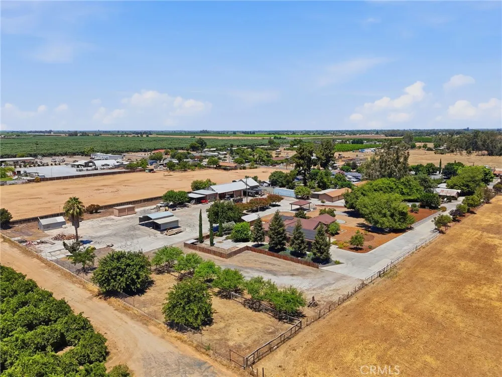 597 Crawford Porterville, CA 93257