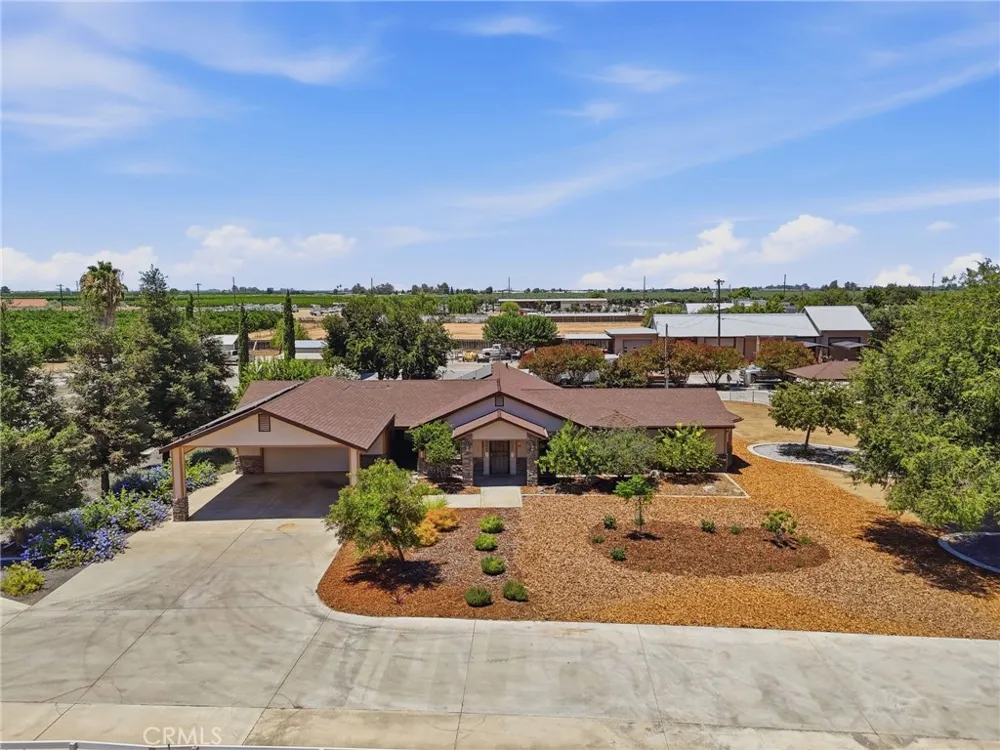 597 Crawford Porterville, CA 93257