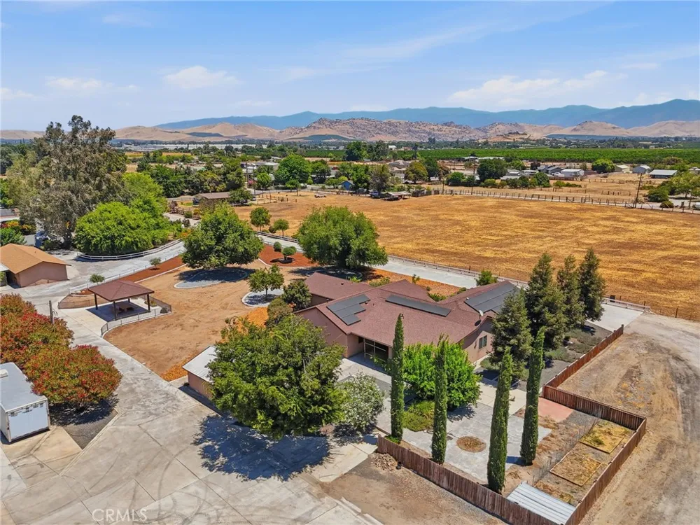 597 Crawford Porterville, CA 93257