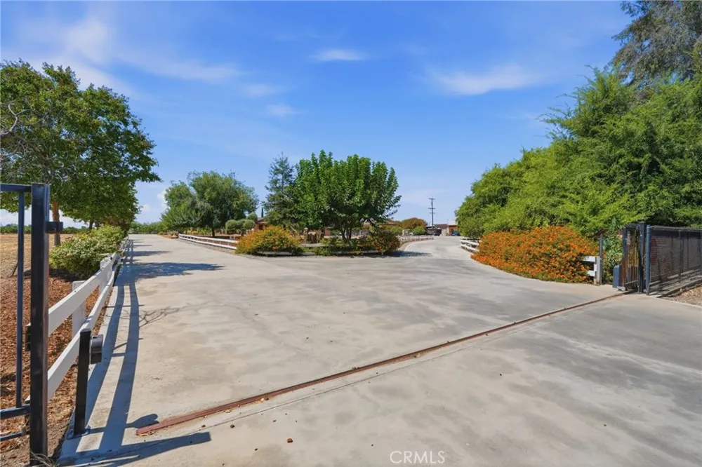 597 Crawford Porterville, CA 93257