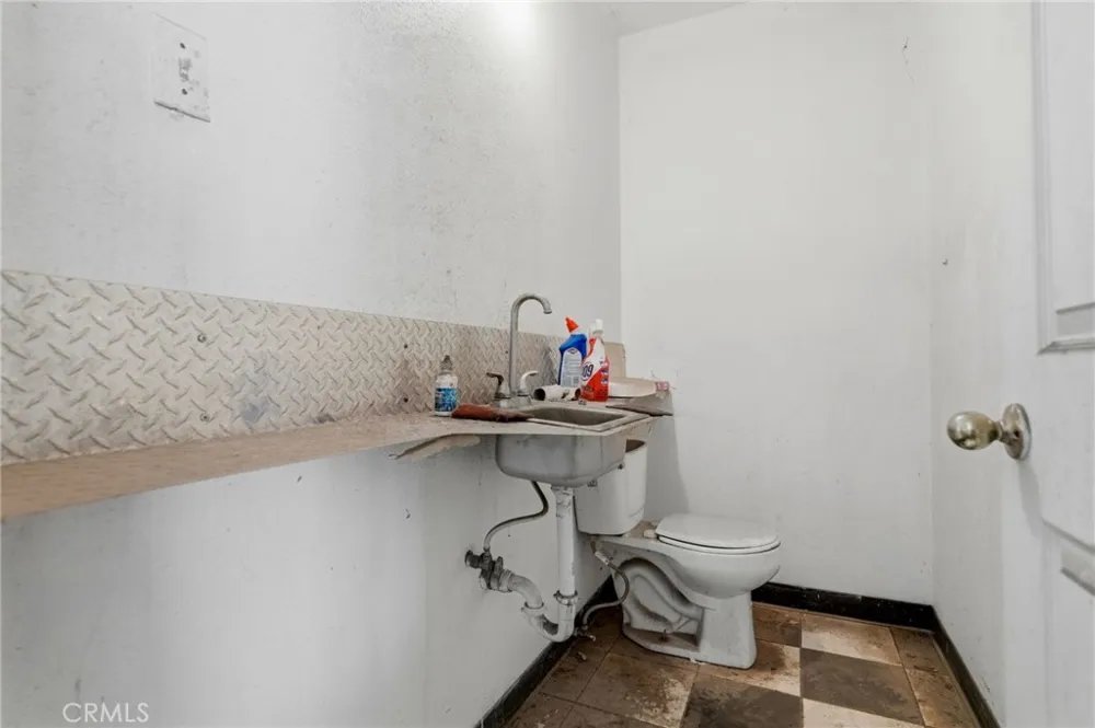 597 Crawford Porterville, CA 93257