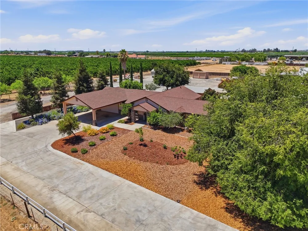 597 Crawford Porterville, CA 93257