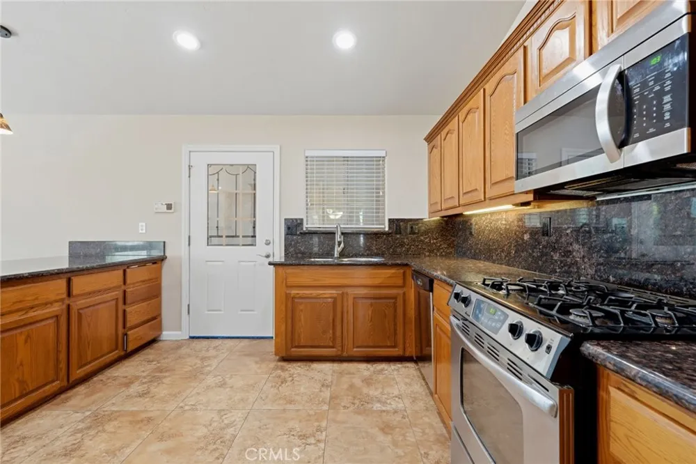 597 Crawford Porterville, CA 93257