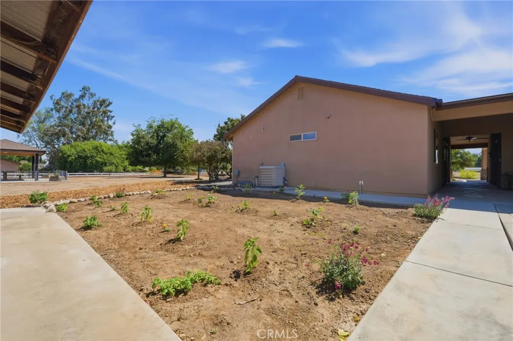 597 Crawford Porterville, CA 93257