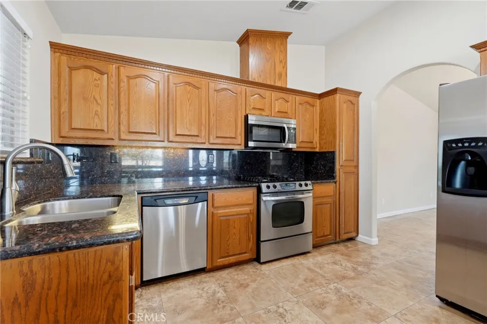 597 Crawford Porterville, CA 93257
