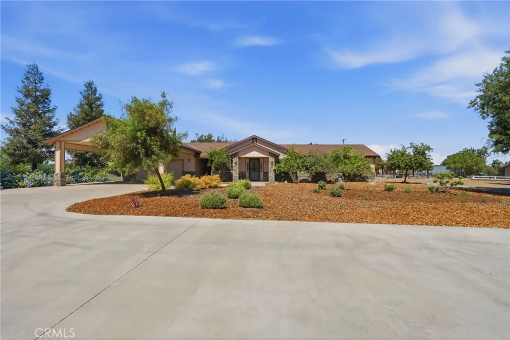 597 Crawford Porterville, CA 93257