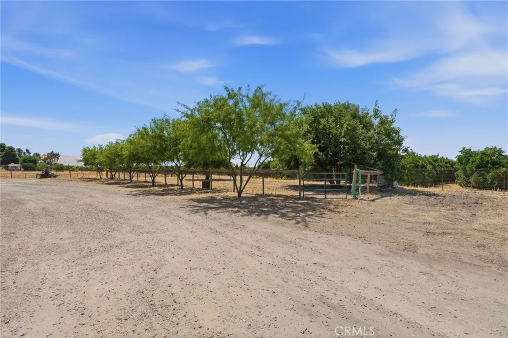 597 Crawford Porterville, CA 93257